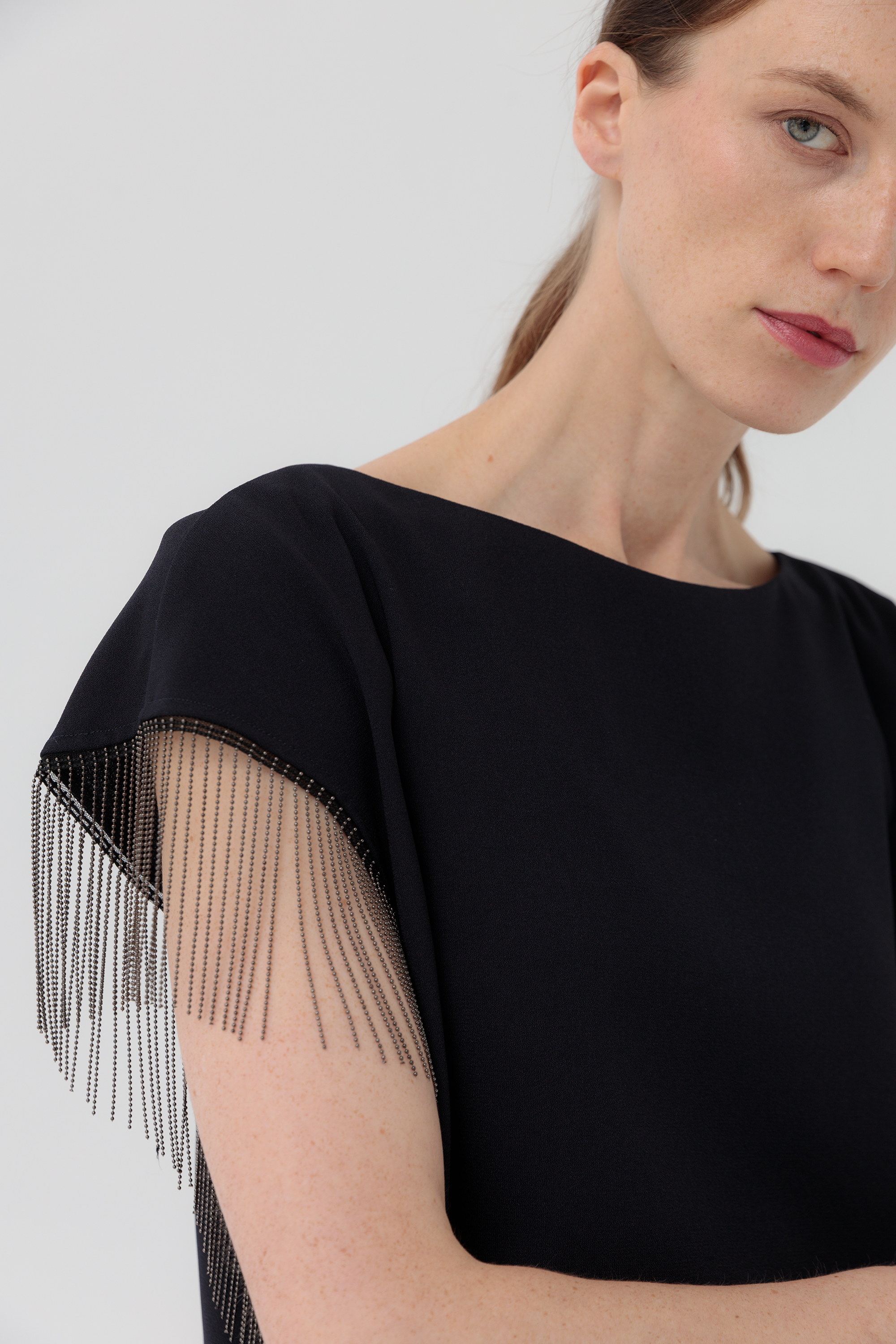 Платье прямого силуэта Верона