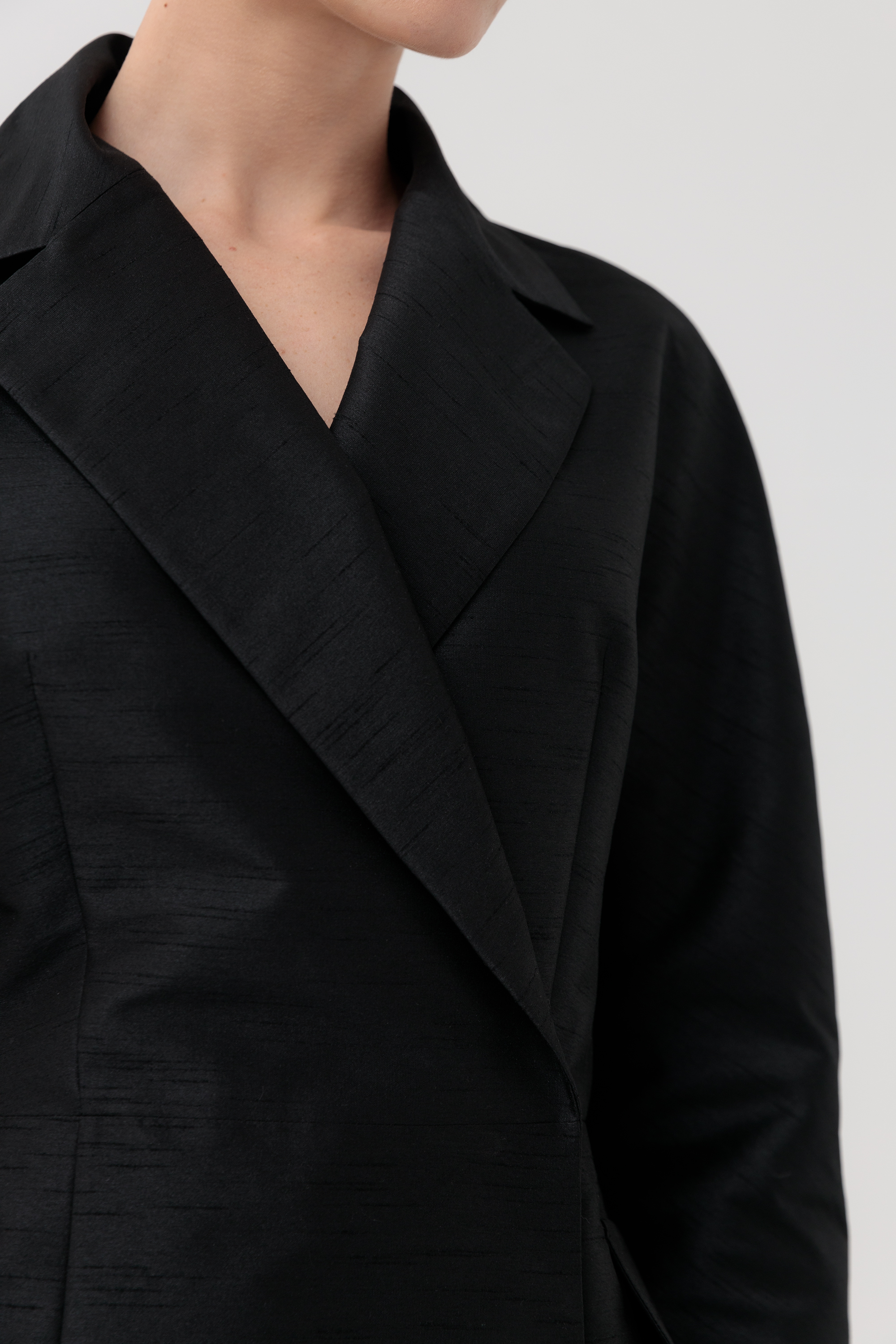 Приталенный жакет Тольфа