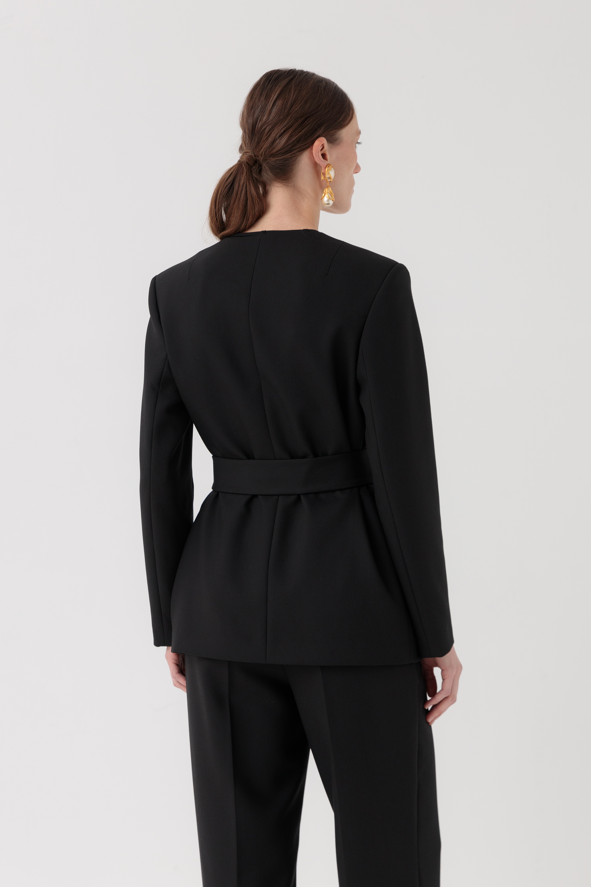Черный жакет на поясе Стильвио