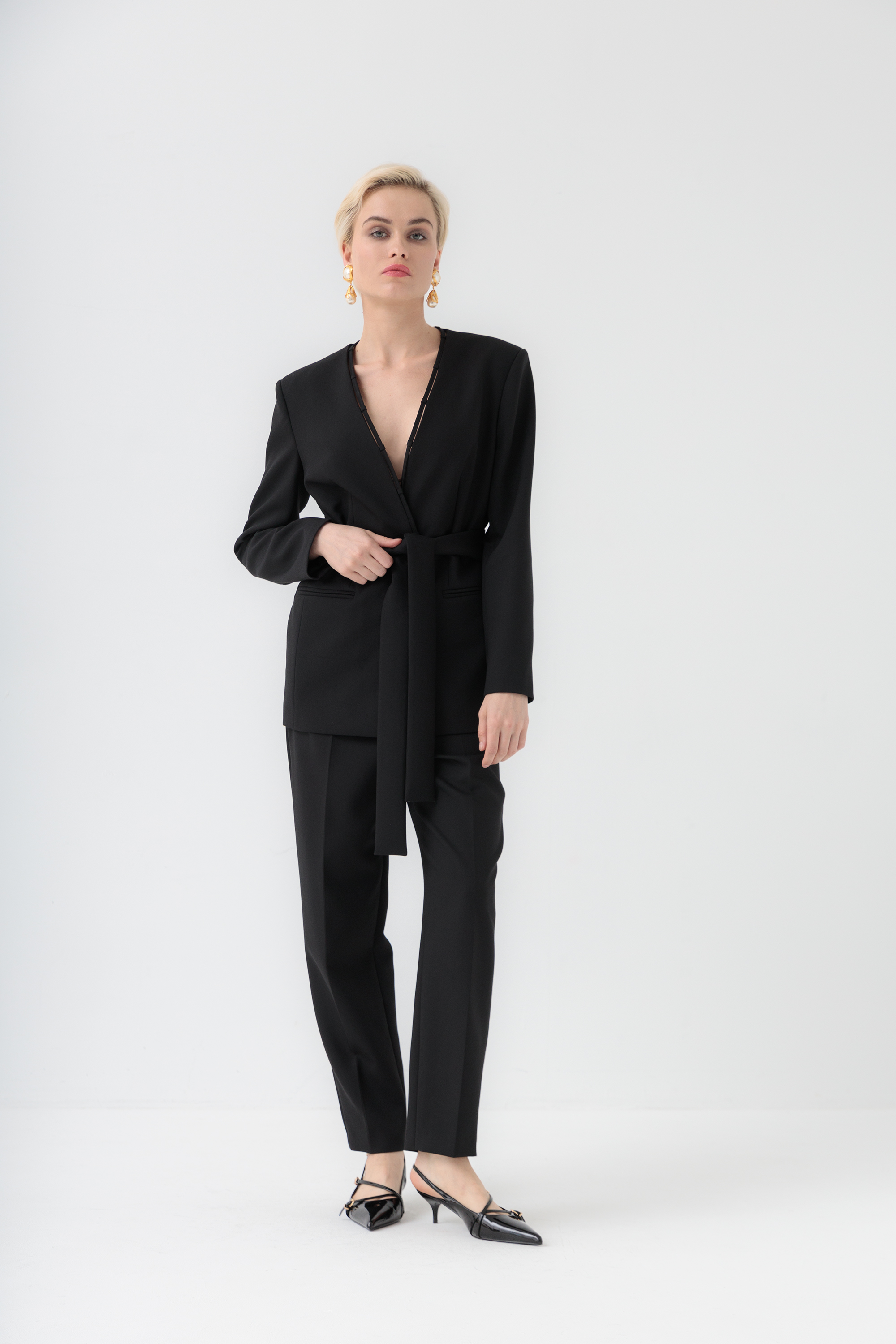 Черный жакет на поясе Стильвио